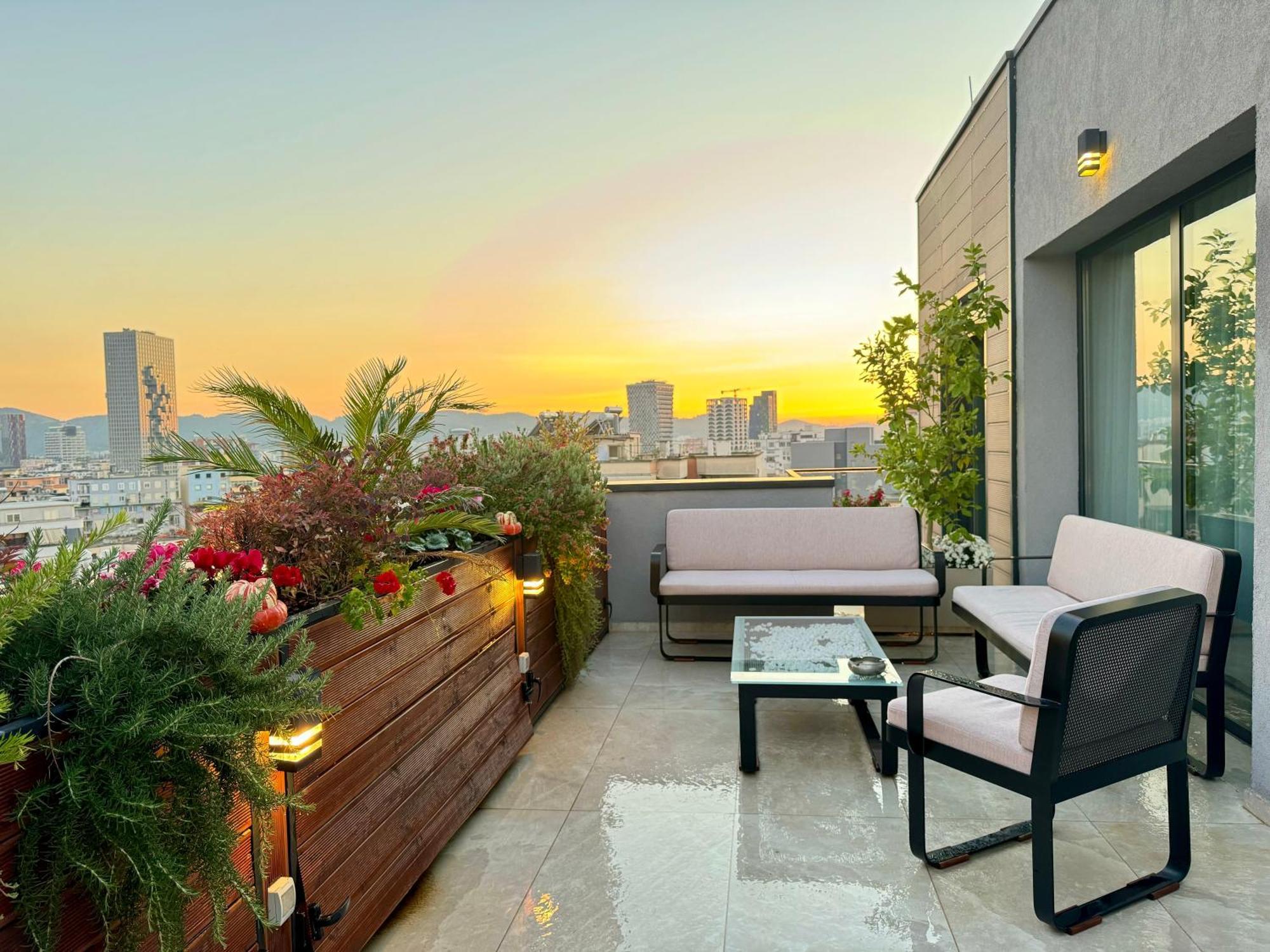 "Superattico" - Central Tirana Gorgeous Penthouse, Free Parking エクステリア 写真